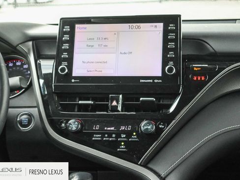 Used 2022 Toyota Camry XSE FWD image 17