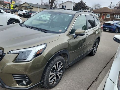 Used 2022 Subaru Forester Limited w/ Popular Package #3 image 9