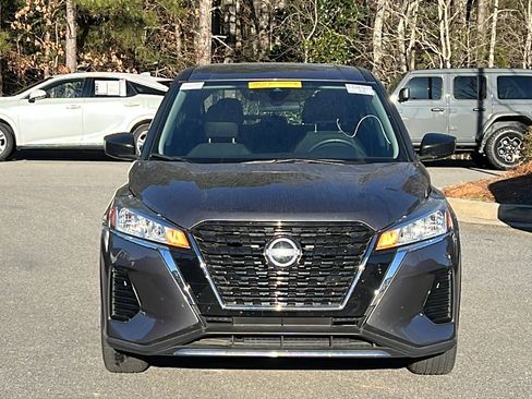 Used 2024 Nissan Kicks S image 3