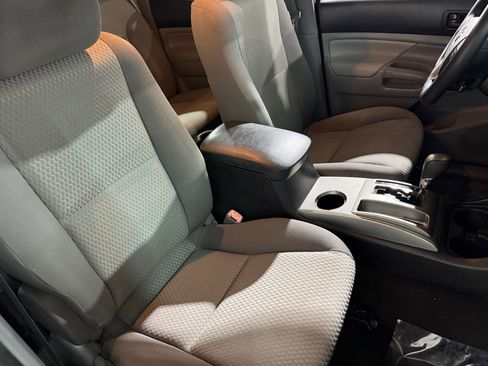 Used 2013 Toyota Tacoma PreRunner image 40