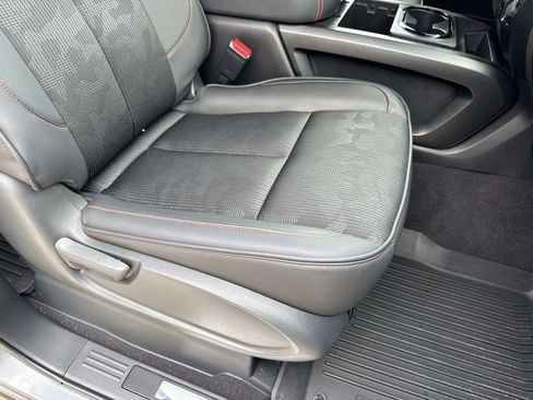 Used 2023 Nissan Titan PRO-4X image 24