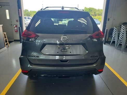 Used 2018 Nissan Rogue SV w/ Premium Package AWD/4WD image 4