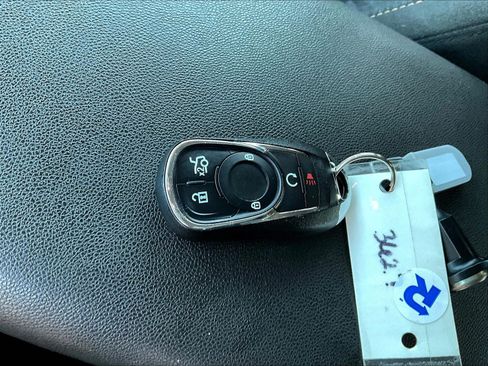 Used 2019 Chevrolet Equinox LT FWD image 34