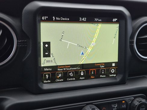 Used 2023 Jeep Wrangler Unlimited Sahara w/ Cold Weather Group image 19