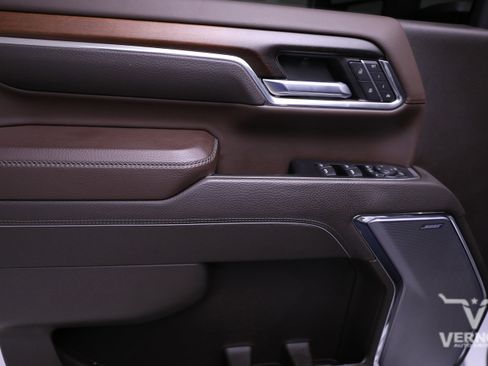 Used 2024 GMC Sierra 2500 Denali w/ Denali Reserve Package image 20