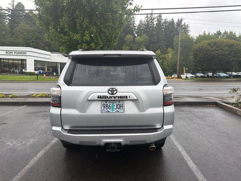 Used 2021 Toyota 4Runner SR5 Premium w/ Moonroof Package AWD/4WD image 10