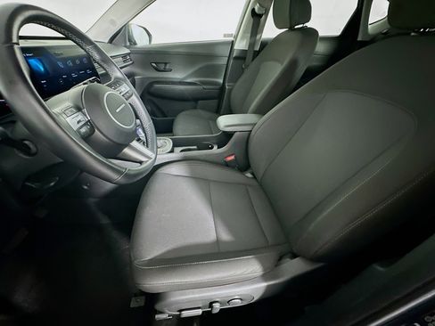 Used 2025 Hyundai Kona SEL image 13