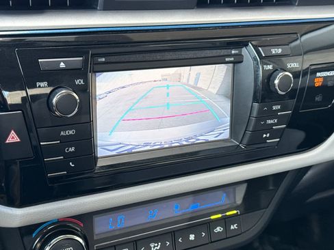 Used 2015 Toyota Corolla LE FWD image 17