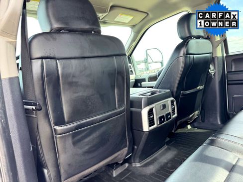 Used 2020 Ford F250 Lariat w/ Chrome Package image 18