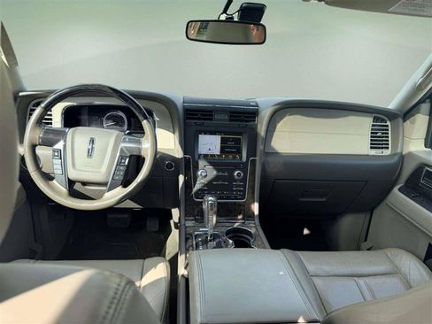 Used 2016 Lincoln Navigator Select AWD/4WD image 20