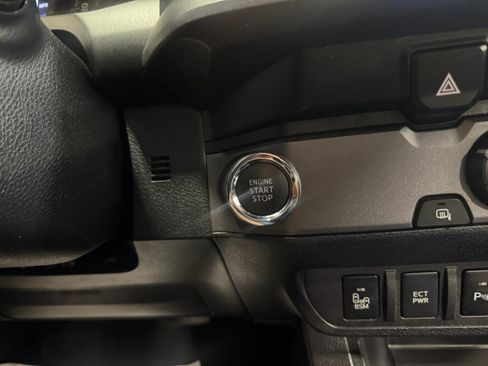 Certified 2020 Toyota Tacoma TRD Sport w/ Technology Package image 30