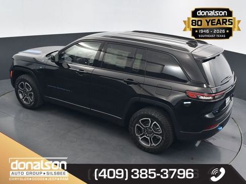 New 2024 Jeep Grand Cherokee Trailhawk w/ Advanced Protech Group II image 36