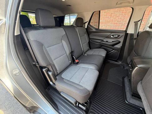 Used 2021 Chevrolet Traverse LS AWD/4WD image 14