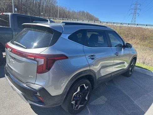 Used 2024 Kia Seltos EX image 19