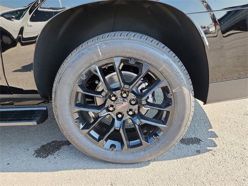 New 2026 GMC Yukon XL Denali w/ Denali Reserve Package image 31