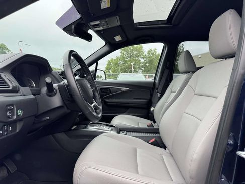 Used 2023 Honda Passport EX-L image 13