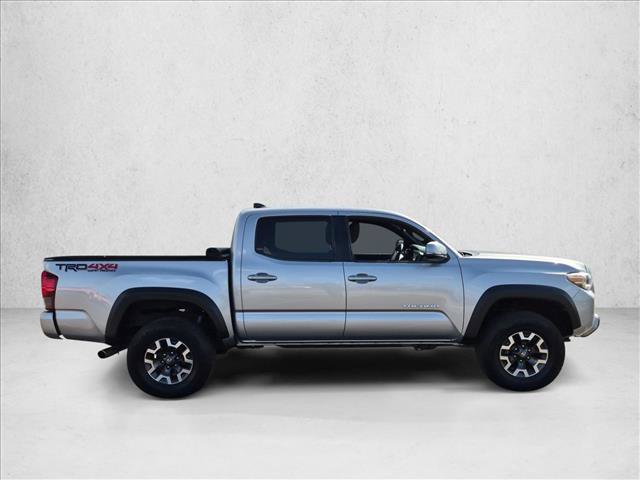 Used 2019 Toyota Tacoma TRD Off-Road w/ Technology Package AWD/4WD image 4