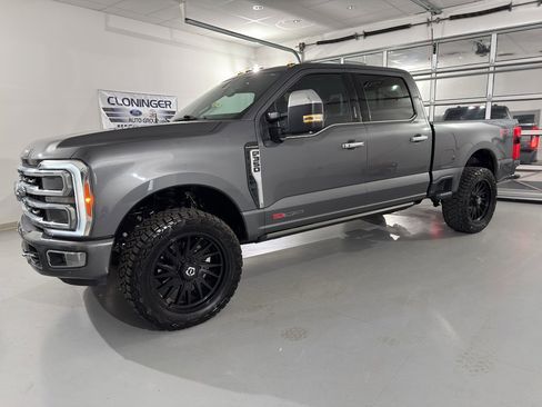 Used 2023 Ford F350 Platinum image 3