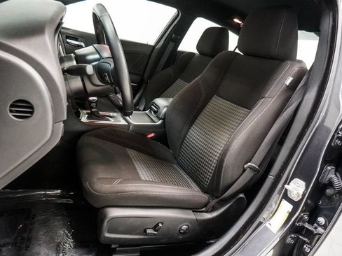 Used 2023 Dodge Charger SXT RWD image 6