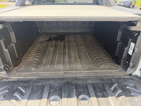 Used 2003 Chevrolet Avalanche 4x4 image 14