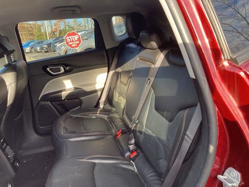 Used 2022 Jeep Compass Limited image 8