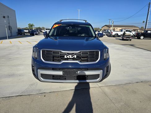 Used 2025 Kia Telluride S image 8