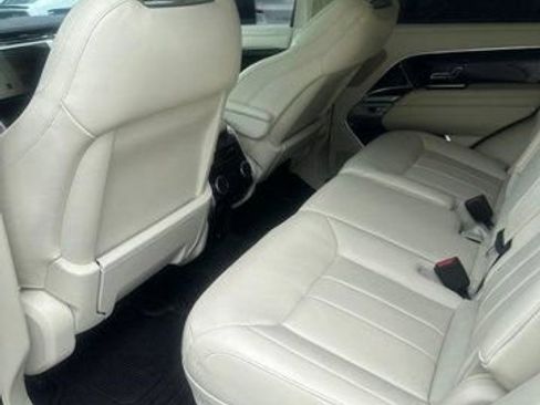 Used 2024 Land Rover Range Rover SE AWD/4WD image 13