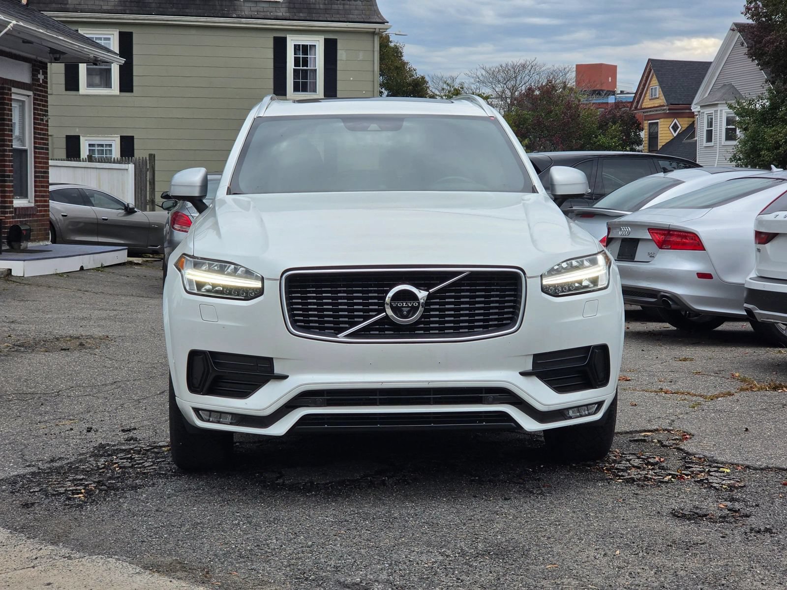 Used 2016 Volvo XC90 T6 R-Design w/ Vision Package AWD/4WD image 2