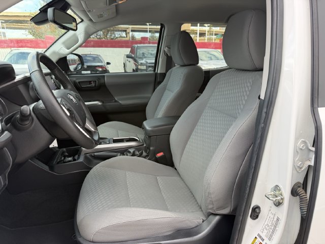 Used 2022 Toyota Tacoma SR5 RWD image 27