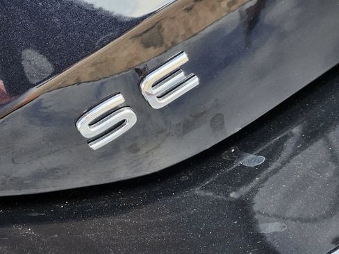 Certified 2026 Volkswagen Tiguan SE AWD/4WD image 8