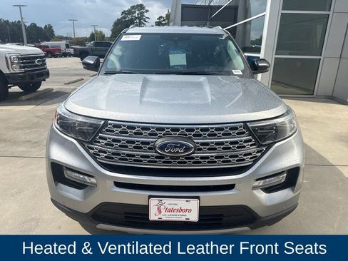 Used 2022 Ford Explorer Limited w/ Equipment Group 301A RWD image 2