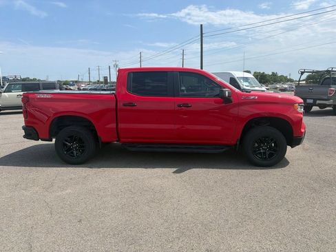 Used 2022 Chevrolet Silverado 1500 LT Trail Boss w/ Convenience Package II AWD/4WD image 2