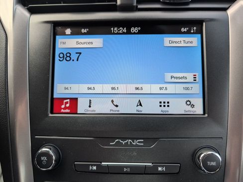 Used 2019 Ford Fusion SE image 13