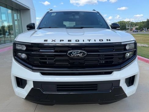 Used 2026 Ford Expedition Platinum w/ Stealth Appearance Package AWD/4WD image 10