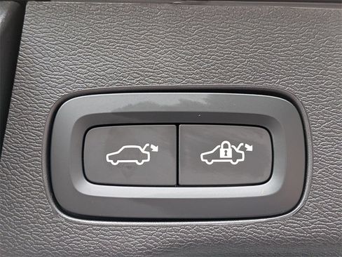 New 2026 Volvo XC60 T8 Ultra w/ Protection Package Premier image 14