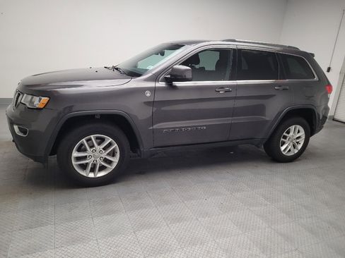 Used 2017 Jeep Grand Cherokee Laredo w/ Quick Order Package 23E AWD/4WD image 2