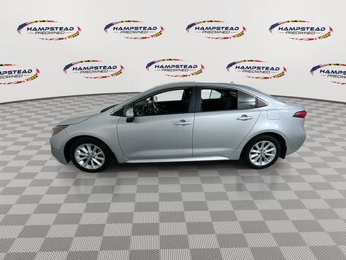 Used 2020 Toyota Corolla XLE image 5