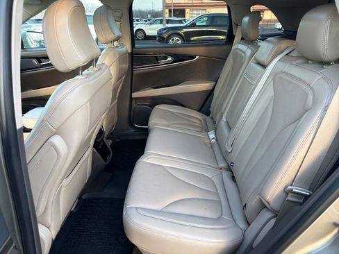 Used 2023 Lincoln Nautilus Reserve image 30