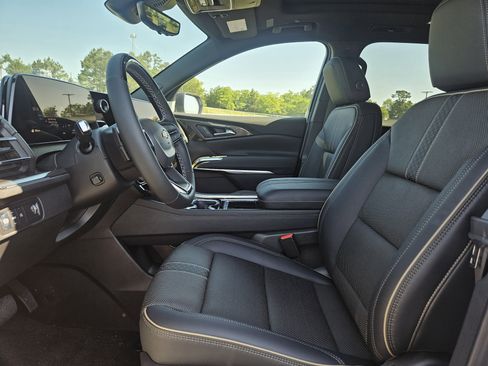 New 2026 Chevrolet Traverse High Country FWD image 10