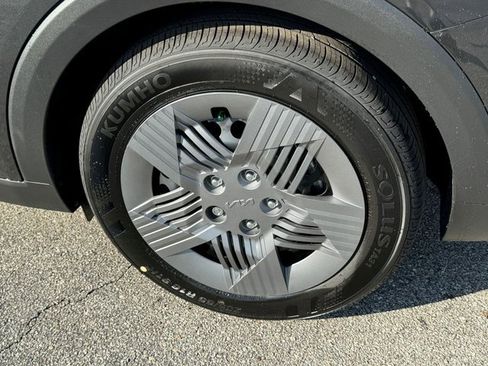 Used 2025 Kia K4 LX image 6