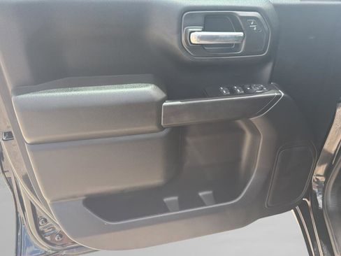 Used 2025 Chevrolet Silverado 1500 Custom AWD/4WD image 17