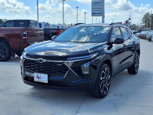 Used 2026 Chevrolet Trax RS w/ Driver Confidence Package FWD image 3