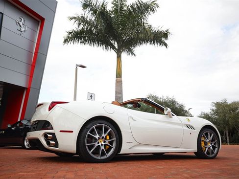 Certified 2012 Ferrari California image 27