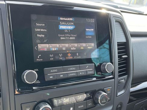 Used 2024 Nissan Titan SV w/ SV Convenience Package image 25