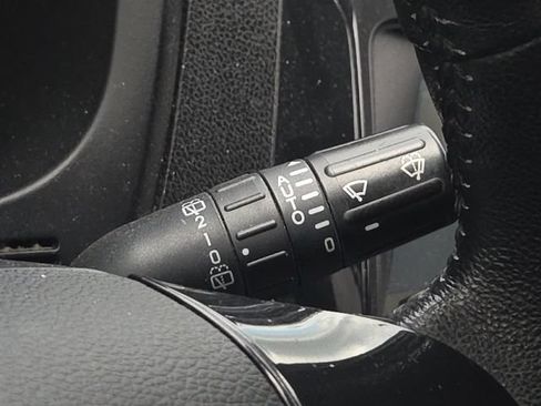 Used 2018 Ford Explorer XLT w/ Equipment Group 202A AWD/4WD image 44