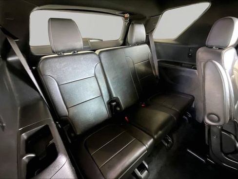 Used 2023 Chevrolet Traverse LT AWD/4WD image 18