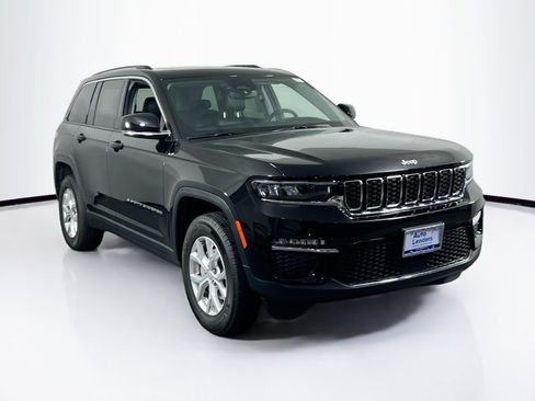Used 2023 Jeep Grand Cherokee Limited AWD/4WD image 3