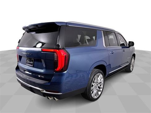 New 2026 GMC Yukon XL Denali w/ Denali Reserve Package image 8