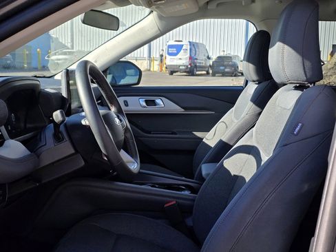 Used 2025 Ford Explorer Active image 16