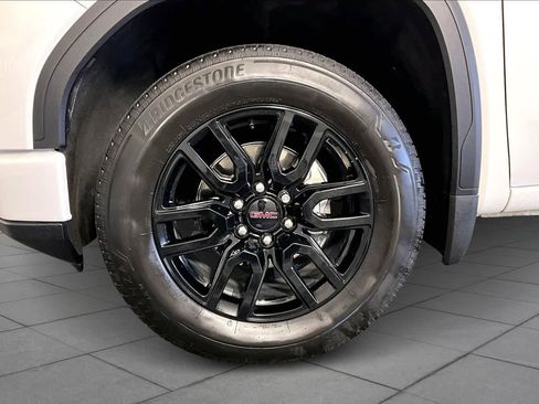 Certified 2025 GMC Sierra 1500 Elevation w/ Preferred Package image 11